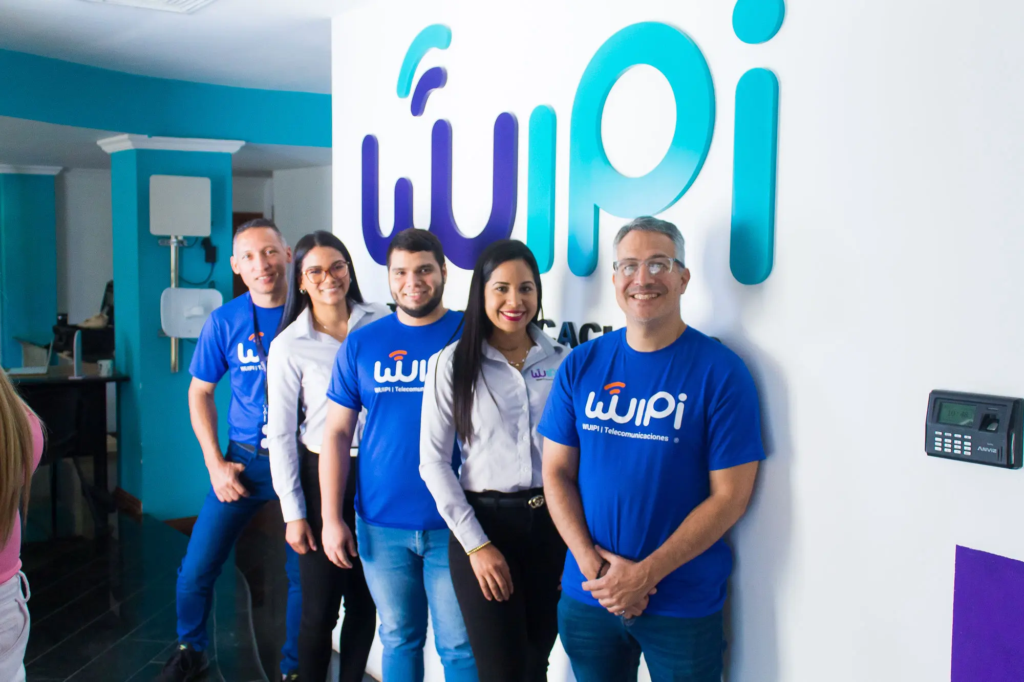 Equipo Wuipi trabajando